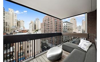 Balcony *